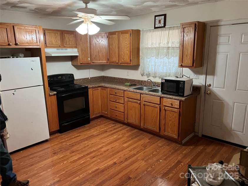 402 Horah Street, Salisbury, NC 28144.  MLS# CAR4322133, YatesRealty ID 3393. Kitchen 2