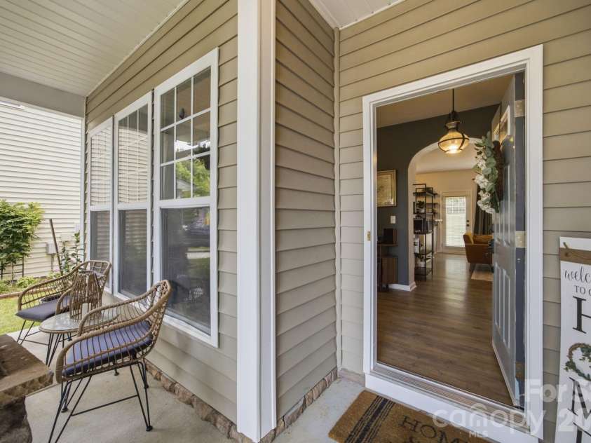 9511 Long Hill Drive, Charlotte, NC 28214.  MLS# CAR4393341, YatesRealty ID 33930. Covered front porch