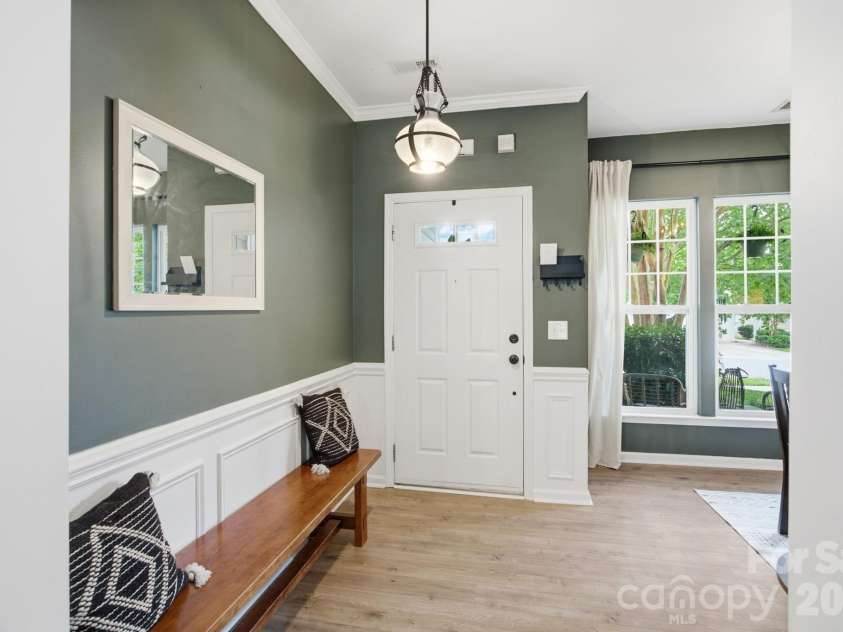 9511 Long Hill Drive, Charlotte, NC 28214.  MLS# CAR4393341, YatesRealty ID 33930. Front entry