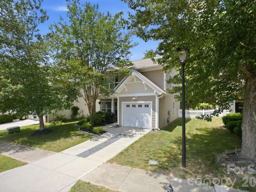 9511 Long Hill Drive, Charlotte, NC 28214.  MLS# CAR4393341, YatesRealty ID 33930. One-car attached garage
