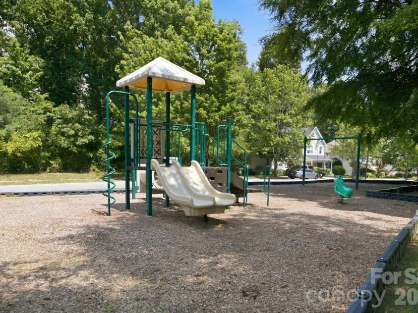 9511 Long Hill Drive, Charlotte, NC 28214.  MLS# CAR4393341, YatesRealty ID 33930. Playground
