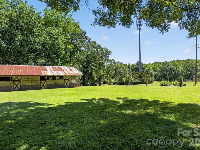 8234 Dennis Road, Charlotte, NC 28227.  MLS# CAR4390277, YatesRealty ID 33931. 4 stall barn