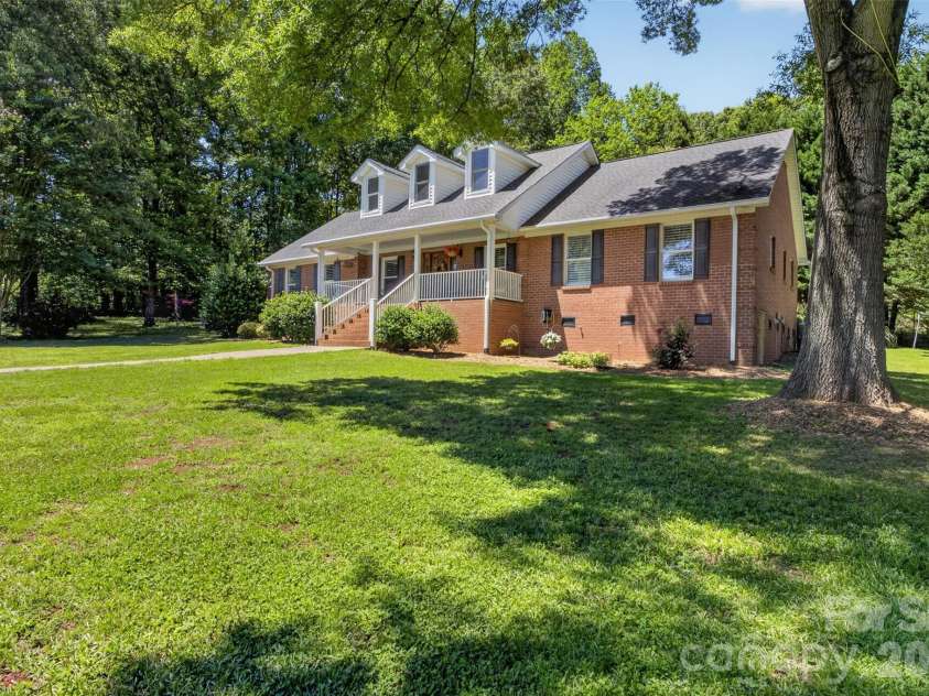 8234 Dennis Road, Charlotte, NC 28227.  MLS# CAR4390277, YatesRealty ID 33931. 