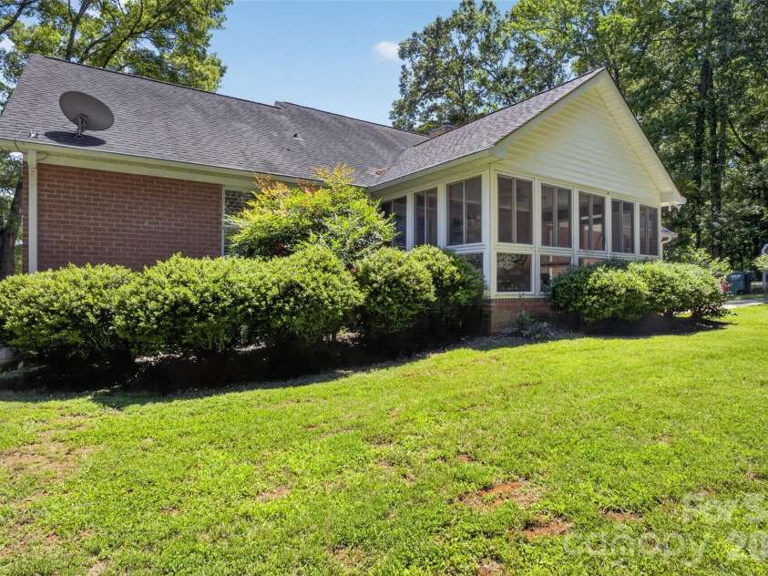 8234 Dennis Road, Charlotte, NC 28227.  MLS# CAR4390277, YatesRealty ID 33931. 