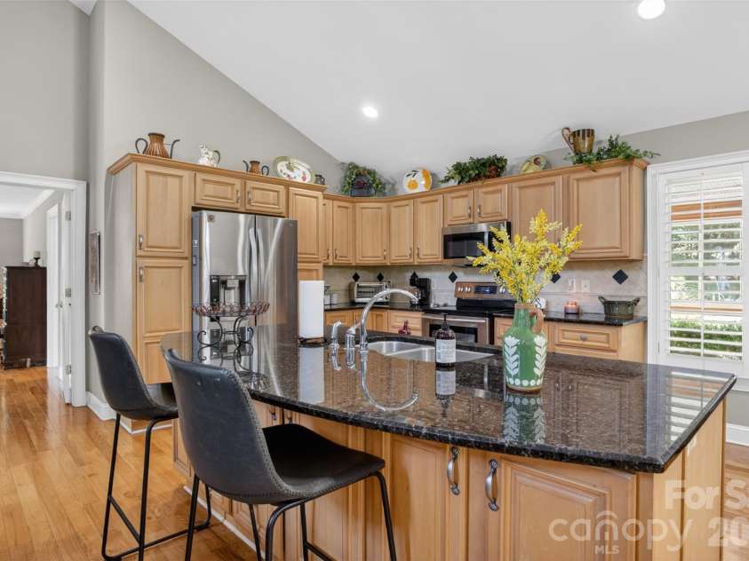 8234 Dennis Road, Charlotte, NC 28227.  MLS# CAR4390277, YatesRealty ID 33931. 