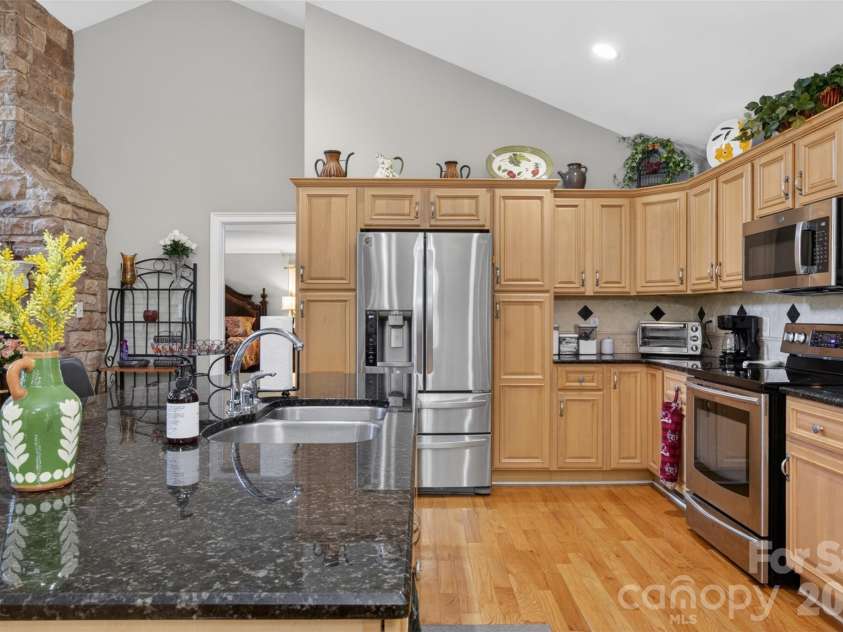 8234 Dennis Road, Charlotte, NC 28227.  MLS# CAR4390277, YatesRealty ID 33931. 