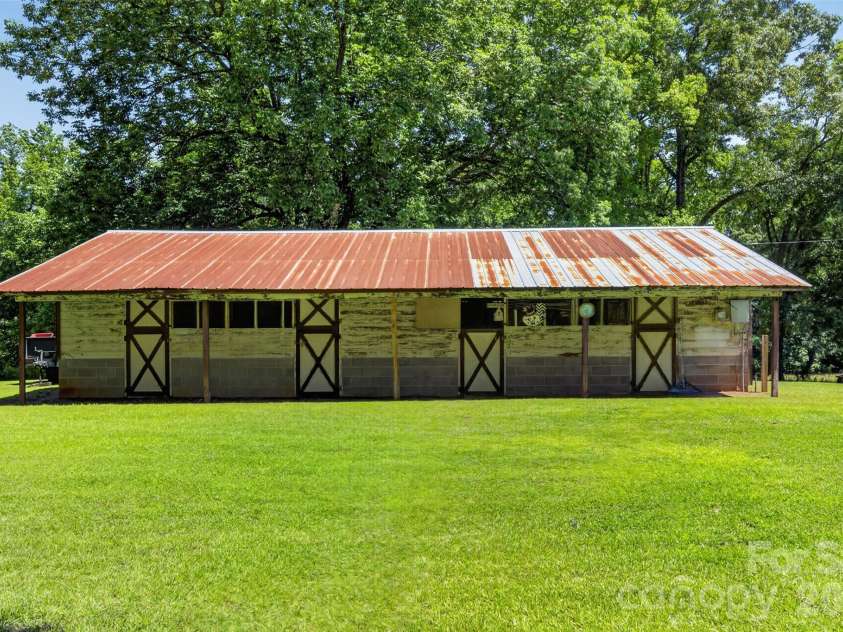 8234 Dennis Road, Charlotte, NC 28227.  MLS# CAR4390277, YatesRealty ID 33931. 
