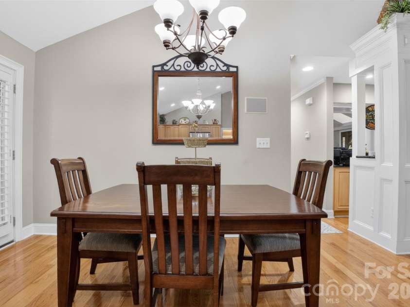 8234 Dennis Road, Charlotte, NC 28227.  MLS# CAR4390277, YatesRealty ID 33931. Dinning area
