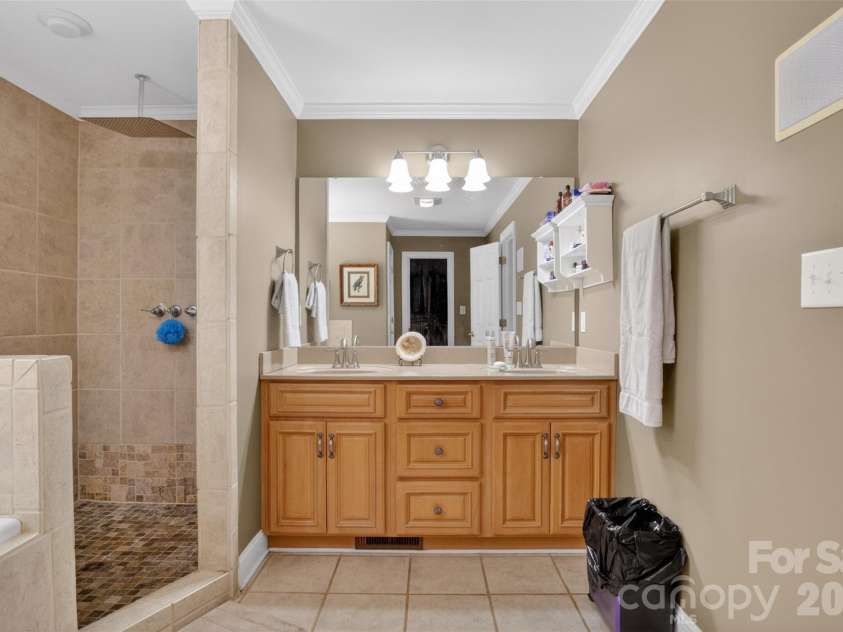 8234 Dennis Road, Charlotte, NC 28227.  MLS# CAR4390277, YatesRealty ID 33931. Primary bathroom