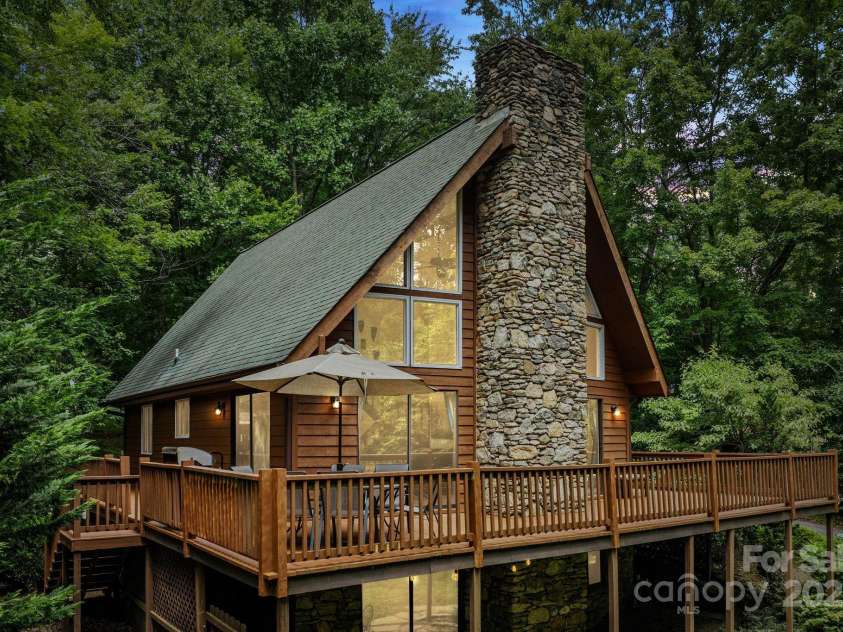 19 Mountain Brook Drive, Candler, NC 28715.  MLS# CAR4286834, YatesRealty ID 33932. Enjoy the evenings sitting out on the deck