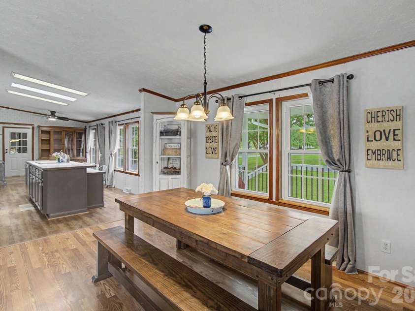 22 Sweet Briar Path Way, Hendersonville, NC 28792.  MLS# CAR4396421, YatesRealty ID 33933. Dining room