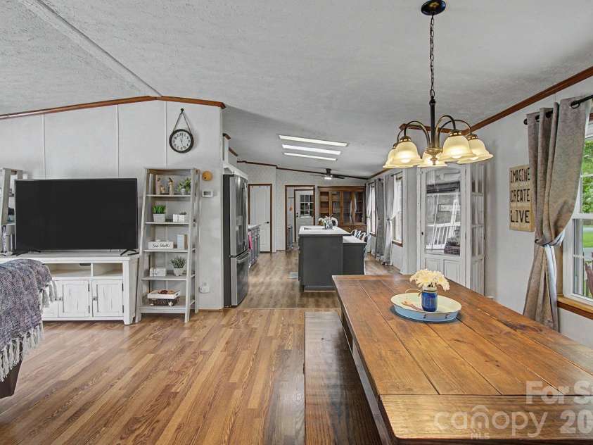 22 Sweet Briar Path Way, Hendersonville, NC 28792.  MLS# CAR4396421, YatesRealty ID 33933. Dining room