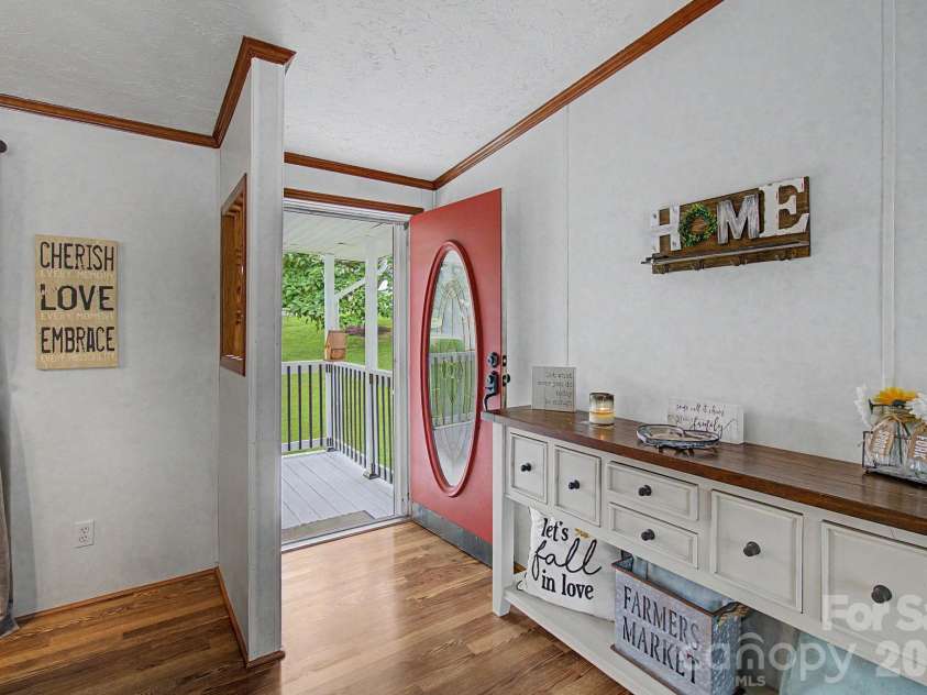 22 Sweet Briar Path Way, Hendersonville, NC 28792.  MLS# CAR4396421, YatesRealty ID 33933. Entry