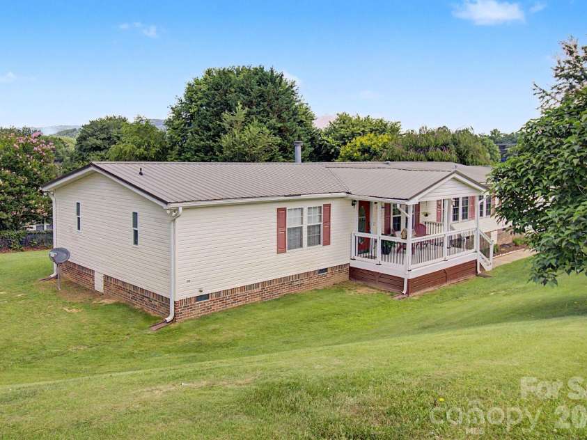22 Sweet Briar Path Way, Hendersonville, NC 28792.  MLS# CAR4396421, YatesRealty ID 33933. Front