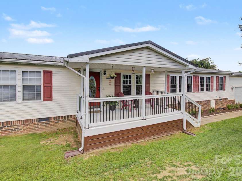 22 Sweet Briar Path Way, Hendersonville, NC 28792.  MLS# CAR4396421, YatesRealty ID 33933. Front