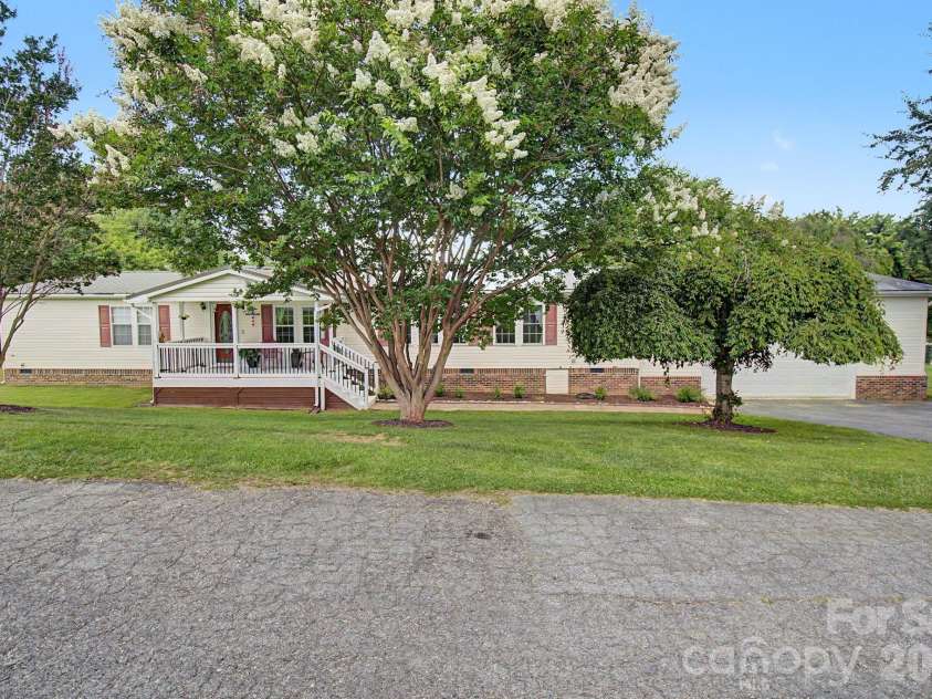 22 Sweet Briar Path Way, Hendersonville, NC 28792.  MLS# CAR4396421, YatesRealty ID 33933. Front