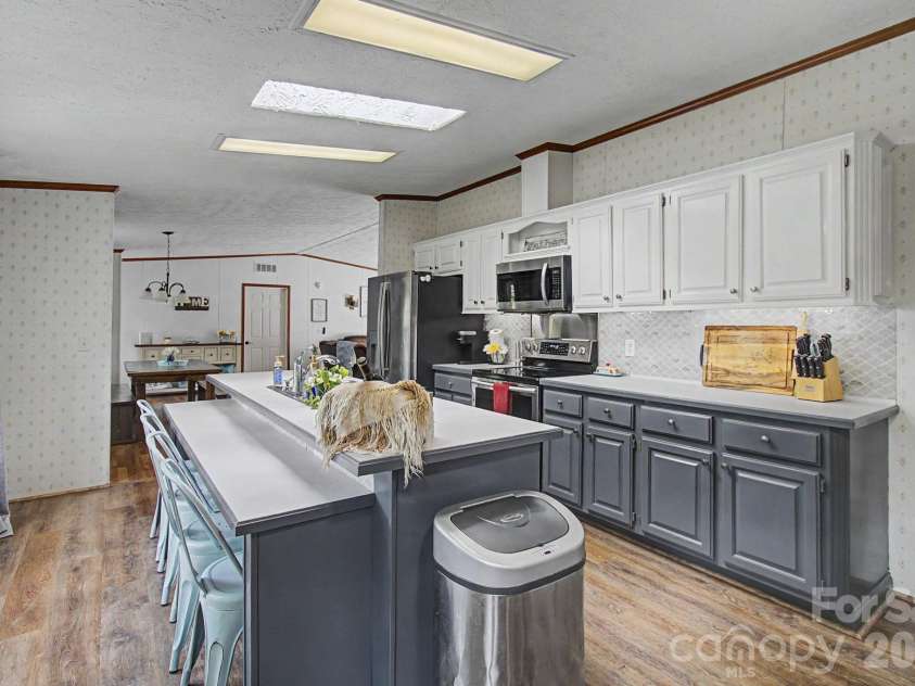 22 Sweet Briar Path Way, Hendersonville, NC 28792.  MLS# CAR4396421, YatesRealty ID 33933. Kitchen