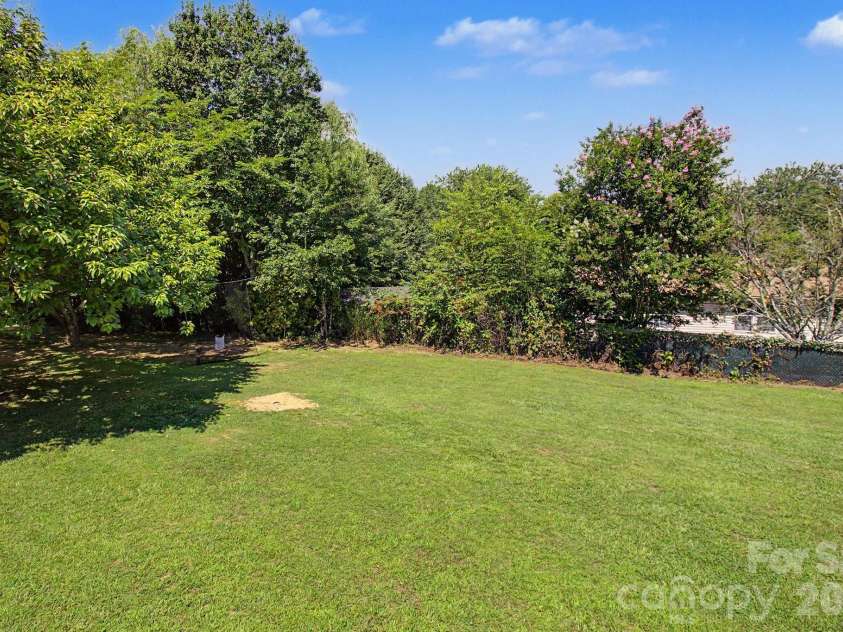 22 Sweet Briar Path Way, Hendersonville, NC 28792.  MLS# CAR4396421, YatesRealty ID 33933. Large yard