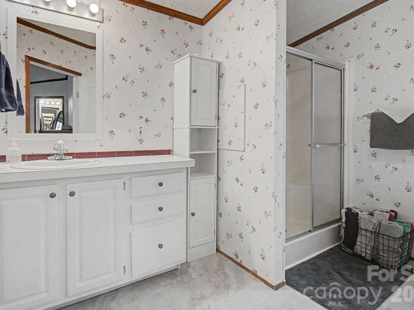 22 Sweet Briar Path Way, Hendersonville, NC 28792.  MLS# CAR4396421, YatesRealty ID 33933. Main bath with shower