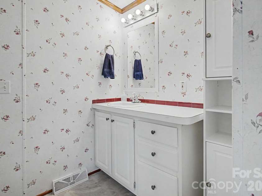 22 Sweet Briar Path Way, Hendersonville, NC 28792.  MLS# CAR4396421, YatesRealty ID 33933. Main bath with shower
