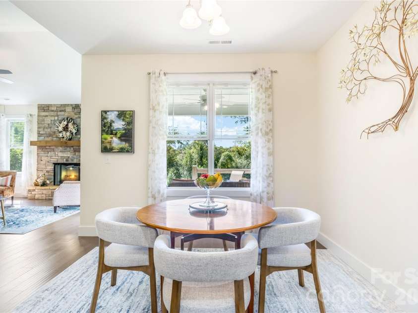 376 Windy Acres Knoll Drive, Hendersonville, NC 28792.  MLS# CAR4381733, YatesRealty ID 33934. Dining area