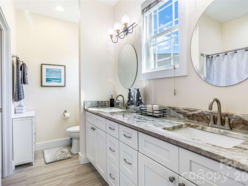 376 Windy Acres Knoll Drive, Hendersonville, NC 28792.  MLS# CAR4381733, YatesRealty ID 33934. Master bath