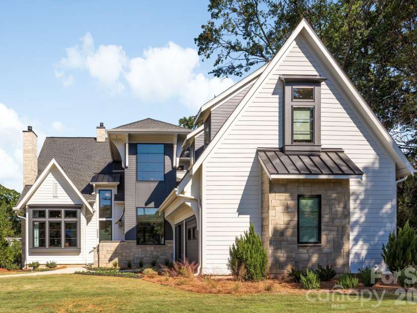5555 Fairview Road, Charlotte, NC 28209.  MLS# CAR4398045, YatesRealty ID 33935. 