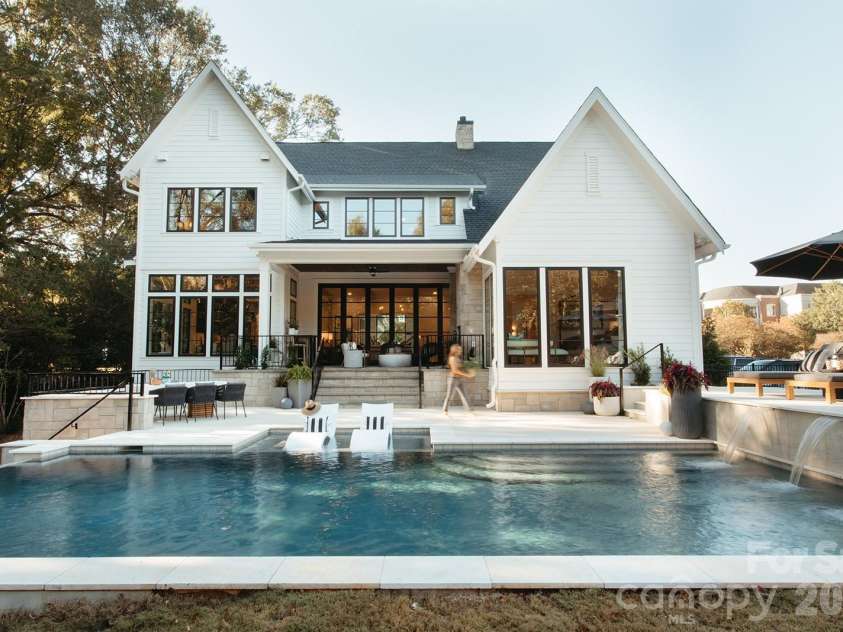 5555 Fairview Road, Charlotte, NC 28209.  MLS# CAR4398045, YatesRealty ID 33935. 