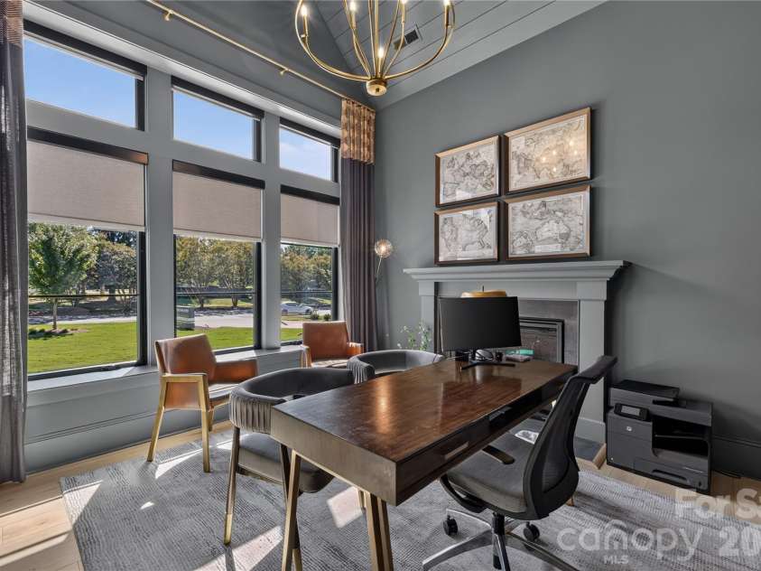 5555 Fairview Road, Charlotte, NC 28209.  MLS# CAR4398045, YatesRealty ID 33935. 