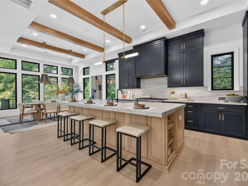 5555 Fairview Road, Charlotte, NC 28209.  MLS# CAR4398045, YatesRealty ID 33935. 