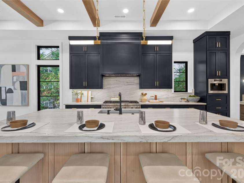 5555 Fairview Road, Charlotte, NC 28209.  MLS# CAR4398045, YatesRealty ID 33935. 