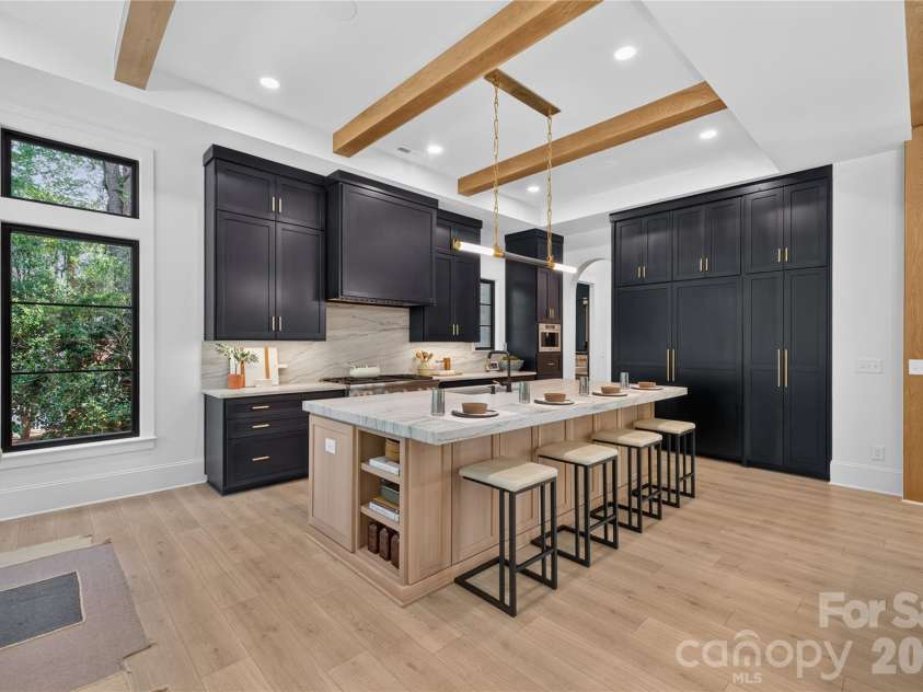 5555 Fairview Road, Charlotte, NC 28209.  MLS# CAR4398045, YatesRealty ID 33935. 