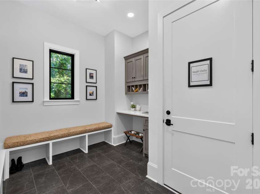 5555 Fairview Road, Charlotte, NC 28209.  MLS# CAR4398045, YatesRealty ID 33935. 