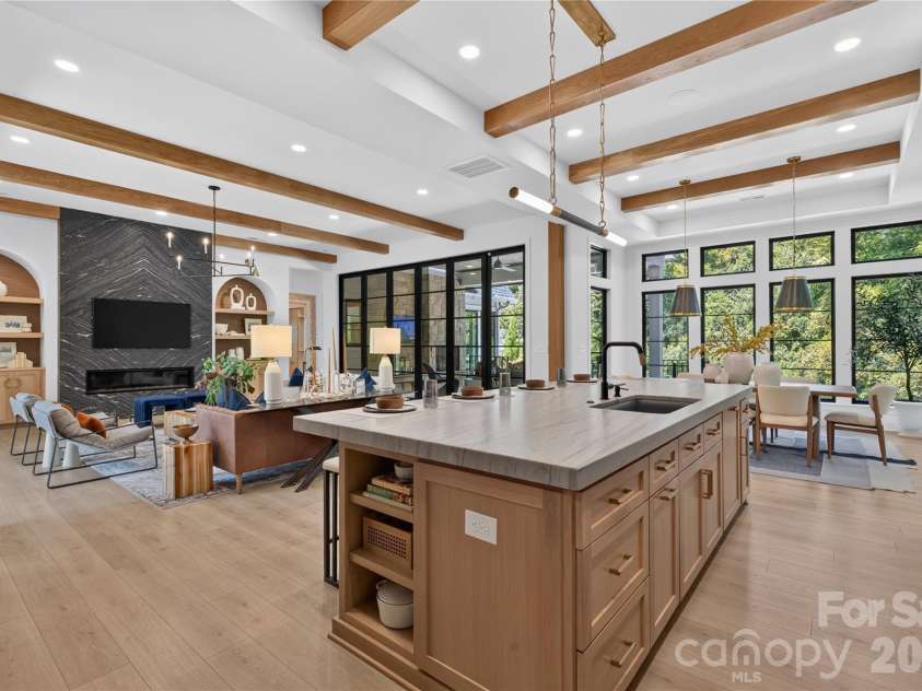 5555 Fairview Road, Charlotte, NC 28209.  MLS# CAR4398045, YatesRealty ID 33935. 
