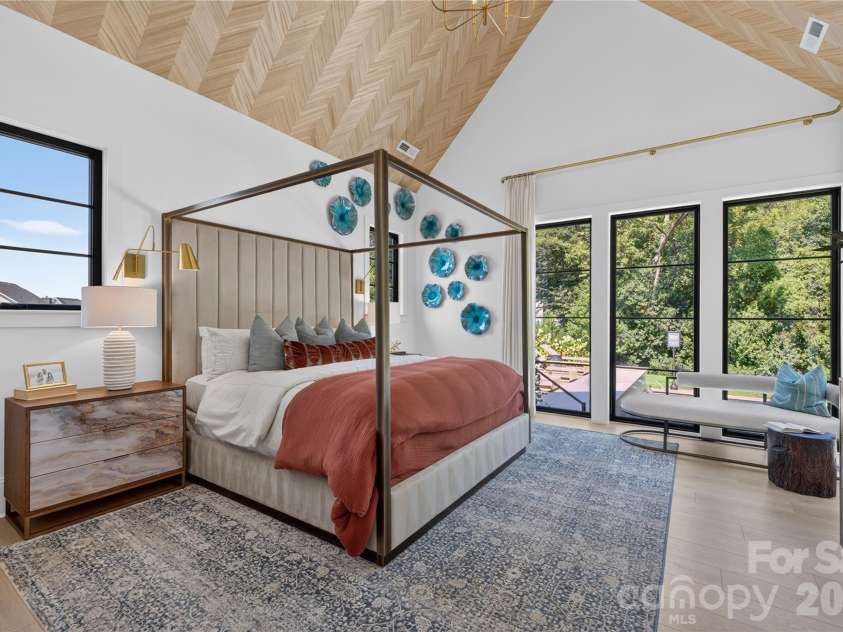 5555 Fairview Road, Charlotte, NC 28209.  MLS# CAR4398045, YatesRealty ID 33935. 
