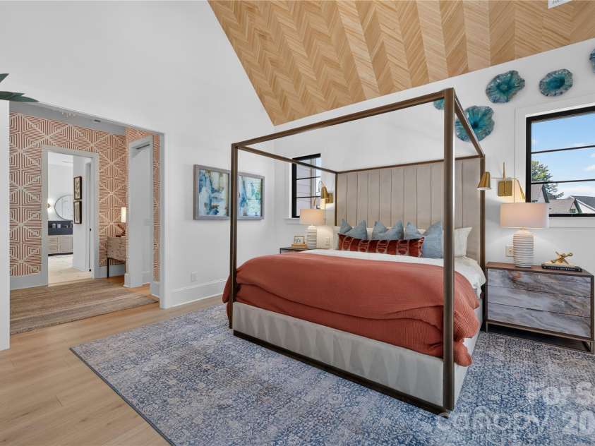 5555 Fairview Road, Charlotte, NC 28209.  MLS# CAR4398045, YatesRealty ID 33935. 