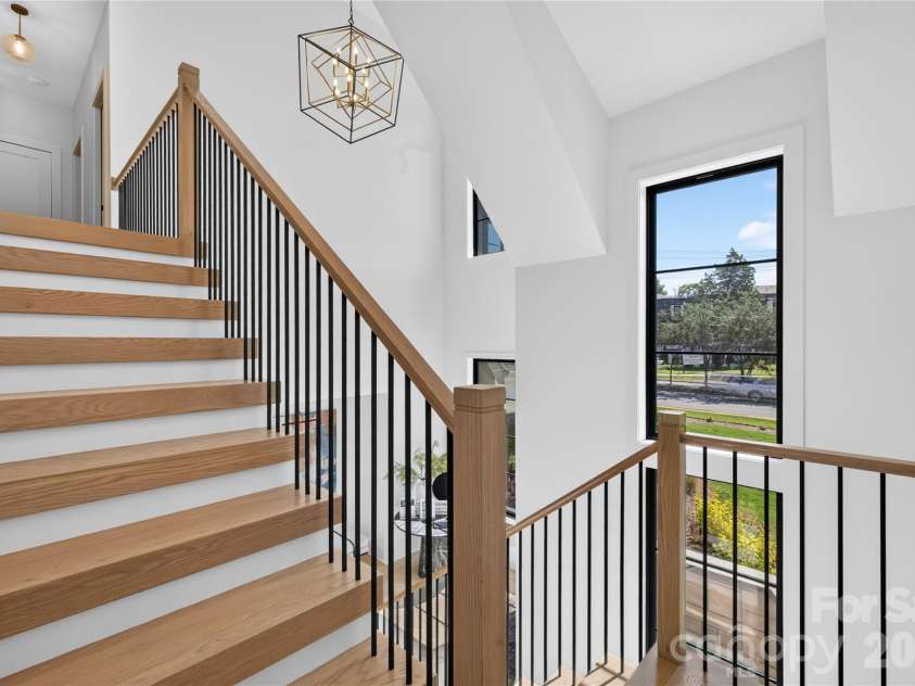 5555 Fairview Road, Charlotte, NC 28209.  MLS# CAR4398045, YatesRealty ID 33935. 