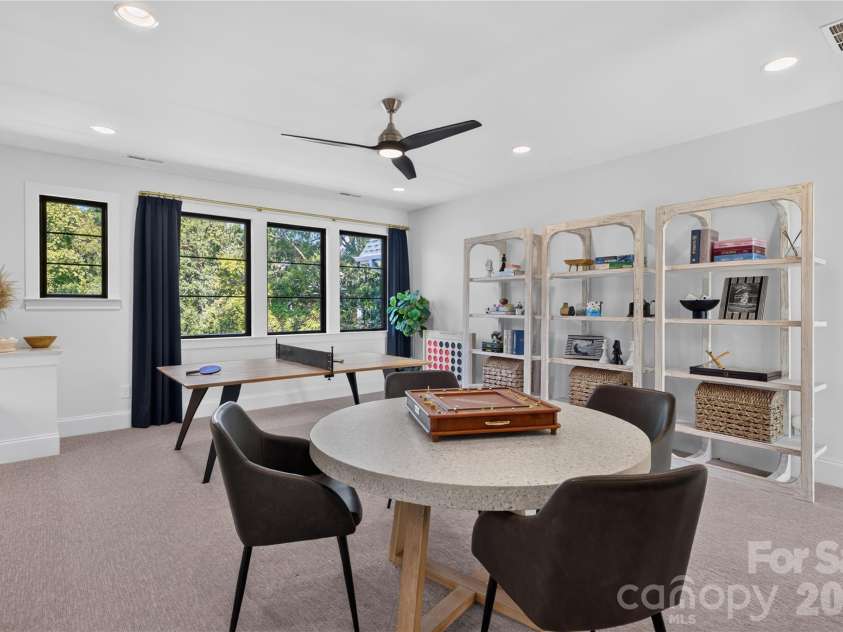 5555 Fairview Road, Charlotte, NC 28209.  MLS# CAR4398045, YatesRealty ID 33935. 