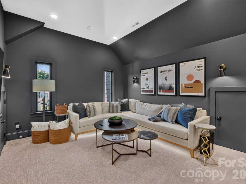 5555 Fairview Road, Charlotte, NC 28209.  MLS# CAR4398045, YatesRealty ID 33935. 