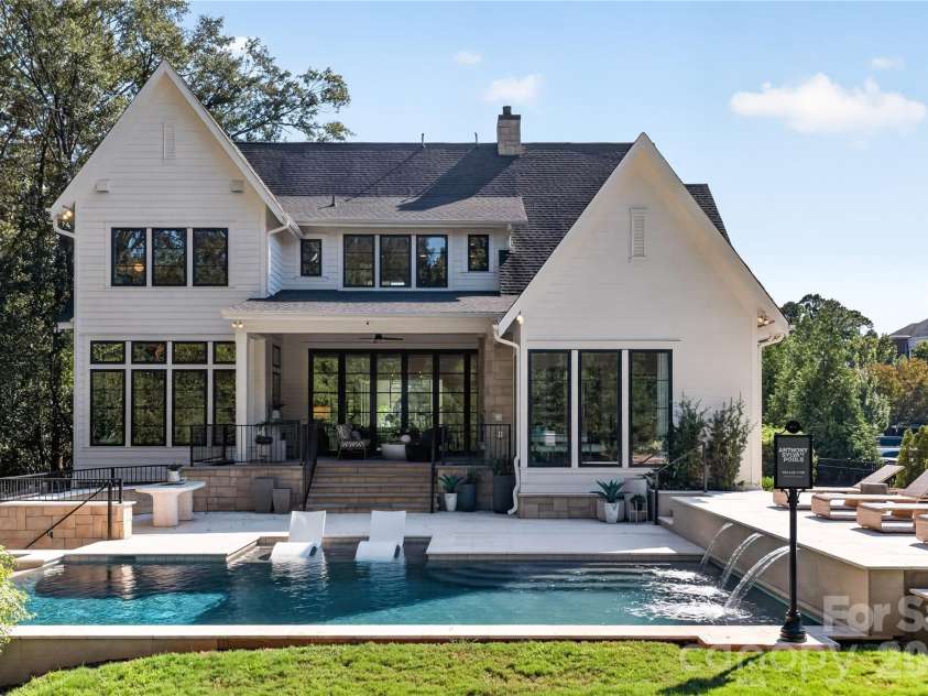 5555 Fairview Road, Charlotte, NC 28209.  MLS# CAR4398045, YatesRealty ID 33935. 