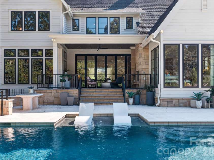 5555 Fairview Road, Charlotte, NC 28209.  MLS# CAR4398045, YatesRealty ID 33935. 