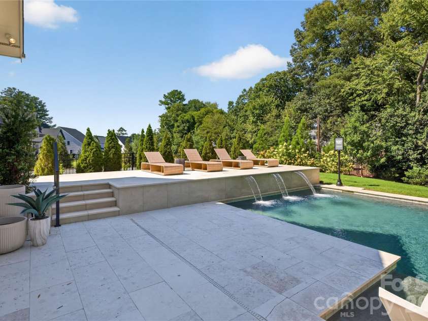 5555 Fairview Road, Charlotte, NC 28209.  MLS# CAR4398045, YatesRealty ID 33935. 