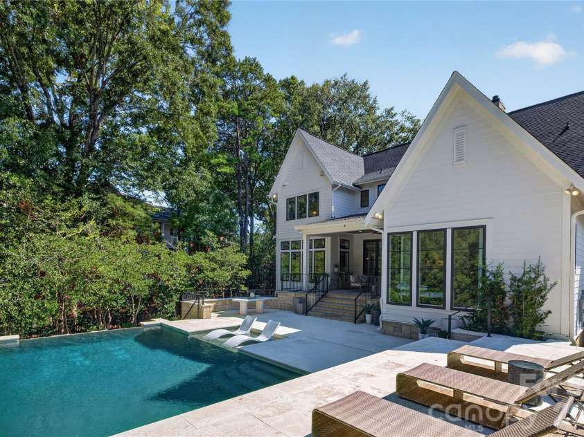 5555 Fairview Road, Charlotte, NC 28209.  MLS# CAR4398045, YatesRealty ID 33935. 
