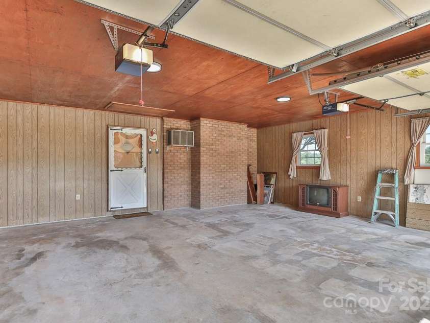 8233 NC 10 Highway, Vale, NC 28168.  MLS# CAR4286302, YatesRealty ID 33935. 