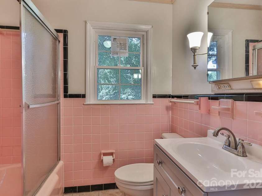 8233 NC 10 Highway, Vale, NC 28168.  MLS# CAR4286302, YatesRealty ID 33935. 