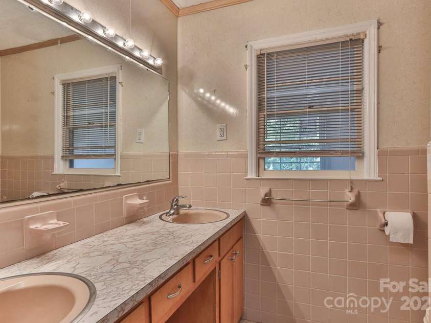 8233 NC 10 Highway, Vale, NC 28168.  MLS# CAR4286302, YatesRealty ID 33935. 