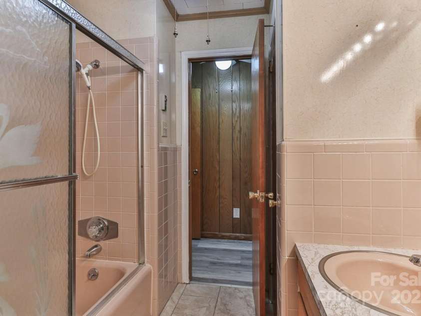 8233 NC 10 Highway, Vale, NC 28168.  MLS# CAR4286302, YatesRealty ID 33935. 