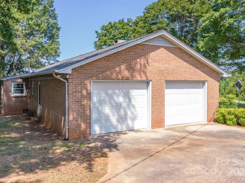 8233 NC 10 Highway, Vale, NC 28168.  MLS# CAR4286302, YatesRealty ID 33935. 