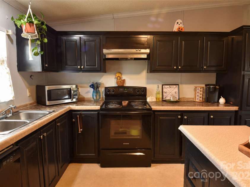 1007 Cabaniss Road, Shelby, NC 28150.  MLS# CAR4320328, YatesRealty ID 33937. 