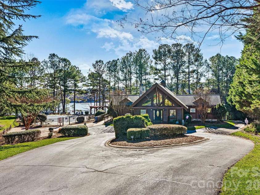 4975 Harbor View Drive, Granite Falls, NC 28630.  MLS# CAR4393944, YatesRealty ID 33937. Focused Clubhouse View 
